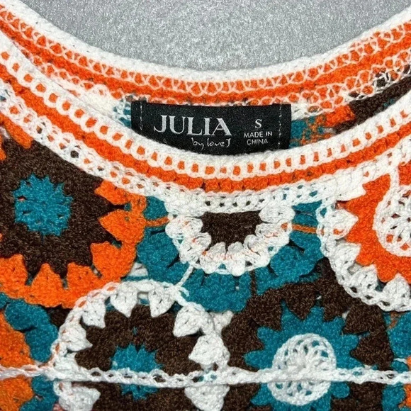 Julia Crochet Crop Top Granny Circles, sleeveless, - Picture 2 of 5